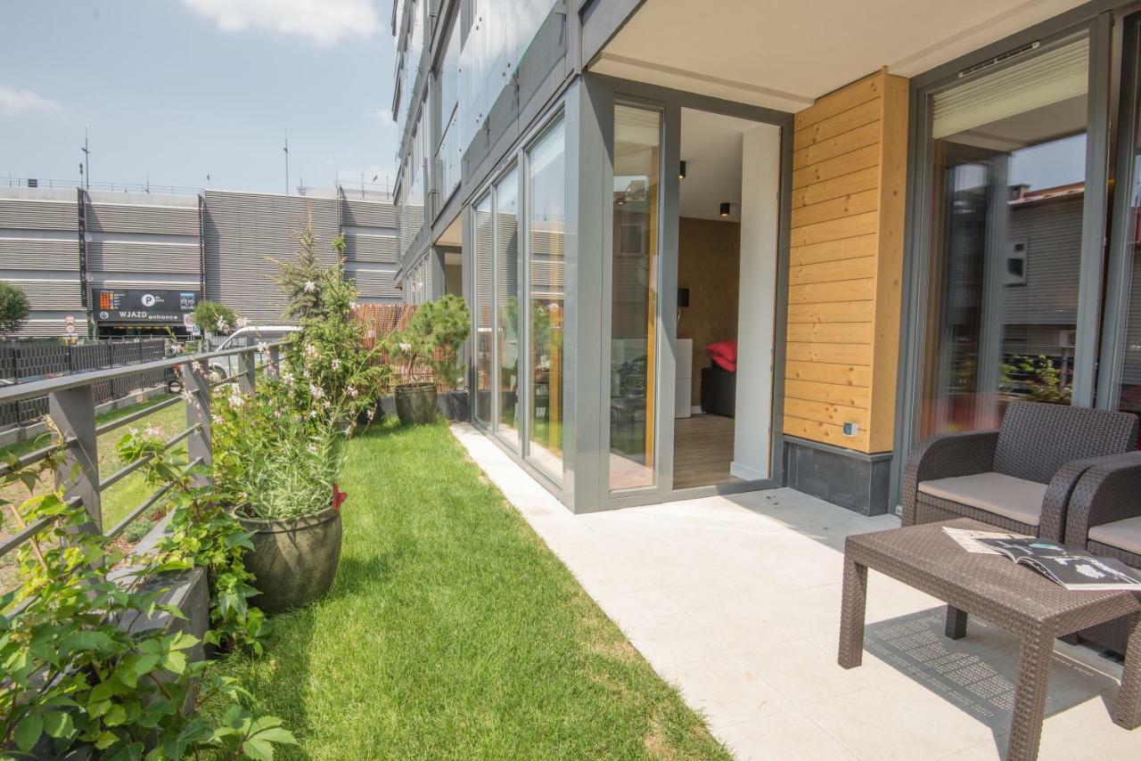 Galaxy Garden Apartment Cracow- Shopping Mall 1Min, Underground Parking, Family Friendly, City Center คราคูฟ ภายนอก รูปภาพ