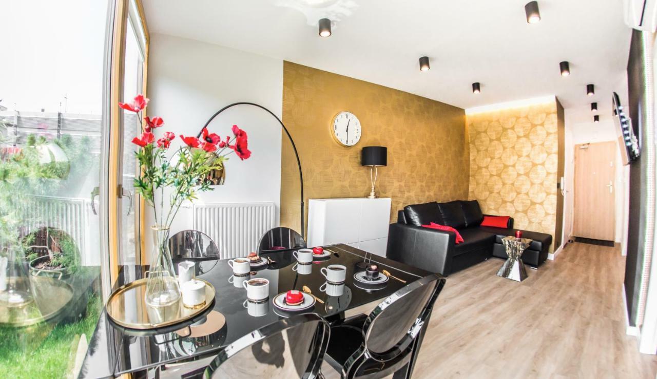 Galaxy Garden Apartment Cracow- Shopping Mall 1Min, Underground Parking, Family Friendly, City Center คราคูฟ ภายนอก รูปภาพ